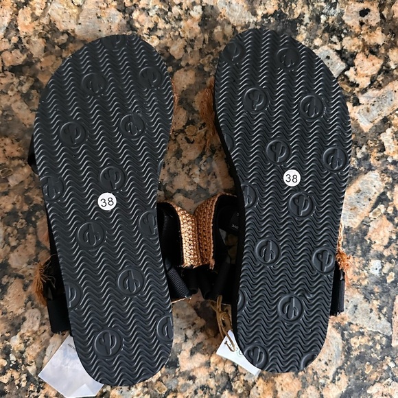 Arizona Love Raffia Trekky Sandals - Picture 6 of 7